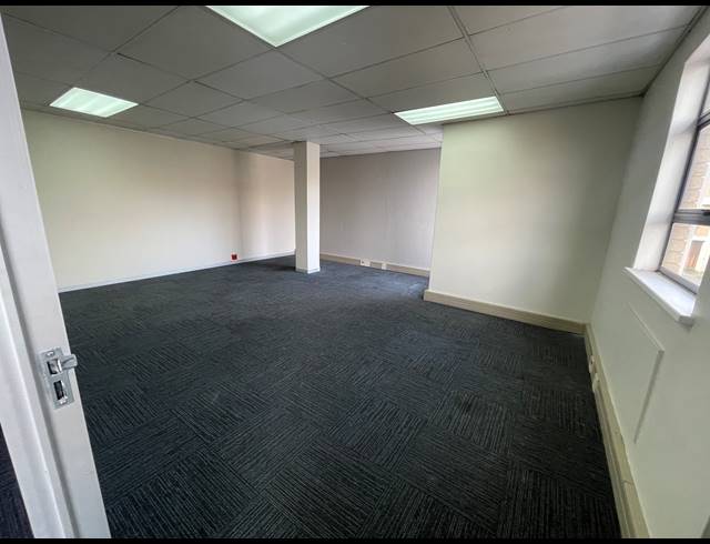 283M² OFFICE TO LET IN BARTLETT